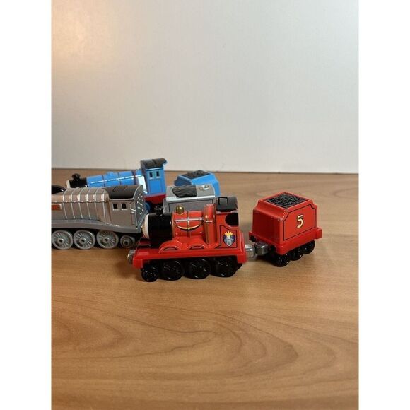 Thomas Trains Take-n-play Talking Light Up Thomas Spencer And James With Tenders - Picture 5 of 9